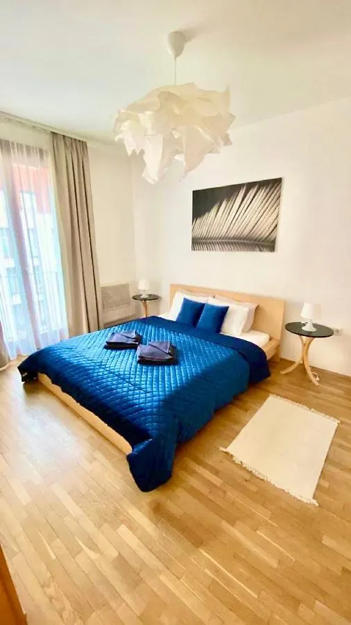 Apartment Kazinczy-New Development-French Balcony